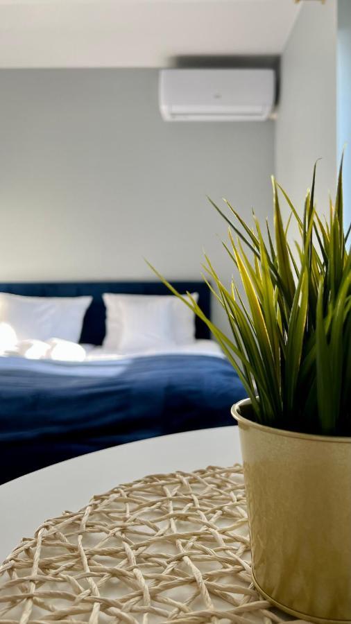 Aparthotel W Dolinie Stawow Zator By Housine Las Exterior foto