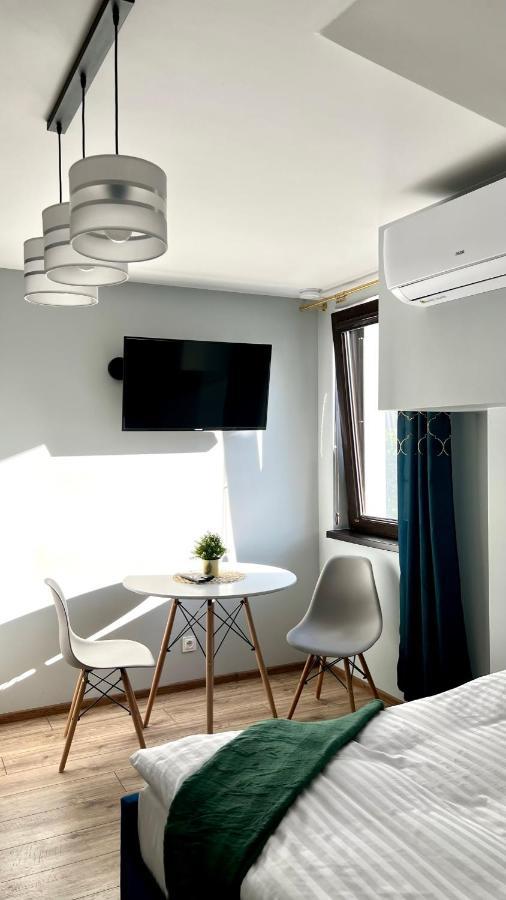 Aparthotel W Dolinie Stawow Zator By Housine Las Exterior foto