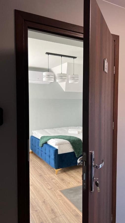 Aparthotel W Dolinie Stawow Zator By Housine Las Exterior foto