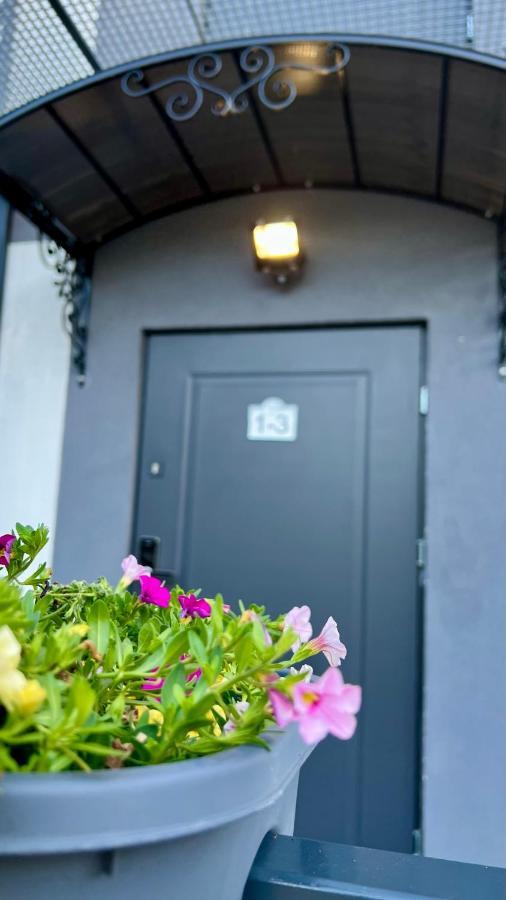 Aparthotel W Dolinie Stawow Zator By Housine Las Exterior foto