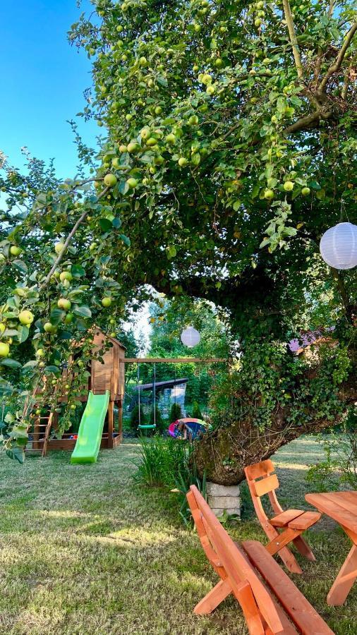 Aparthotel W Dolinie Stawow Zator By Housine Las Exterior foto