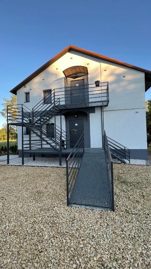 Aparthotel W Dolinie Stawow Zator By Housine Las Exterior foto