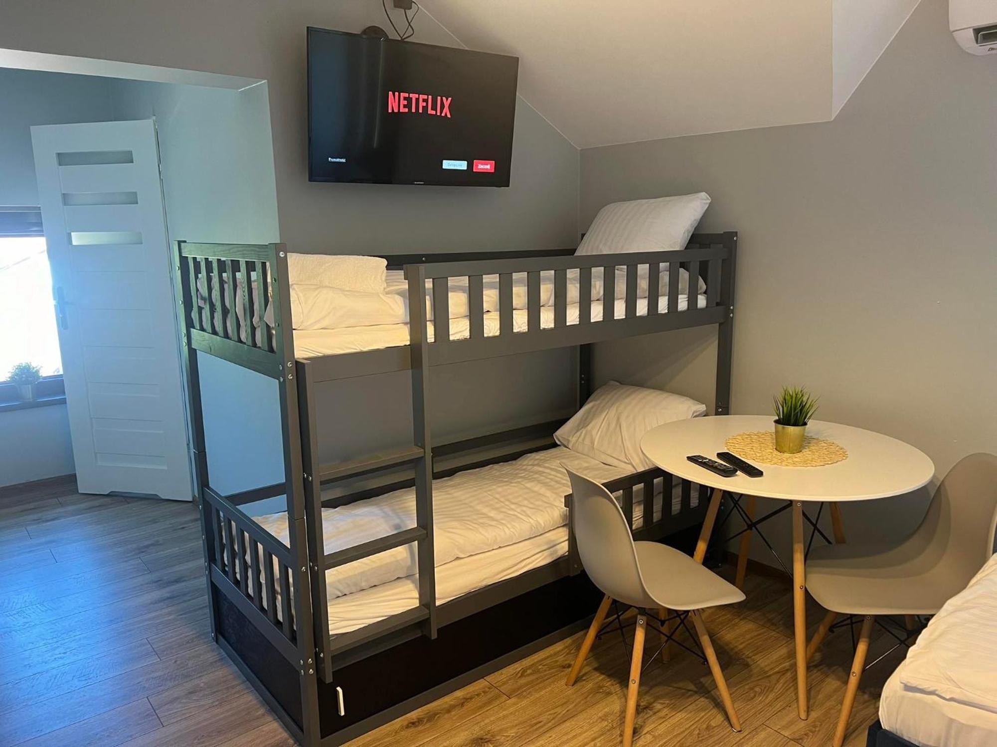Aparthotel W Dolinie Stawow Zator By Housine Las Zimmer foto