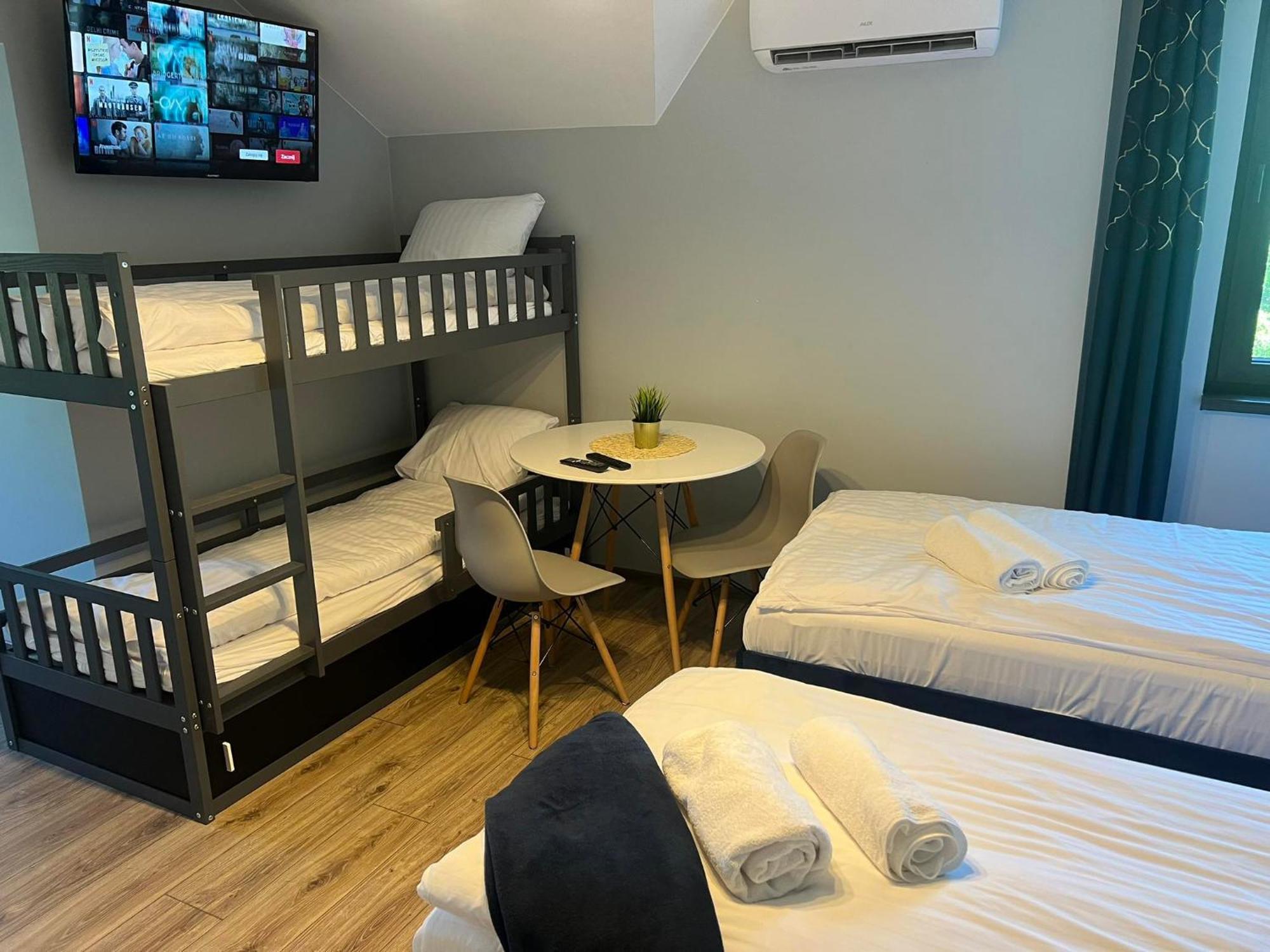 Aparthotel W Dolinie Stawow Zator By Housine Las Zimmer foto